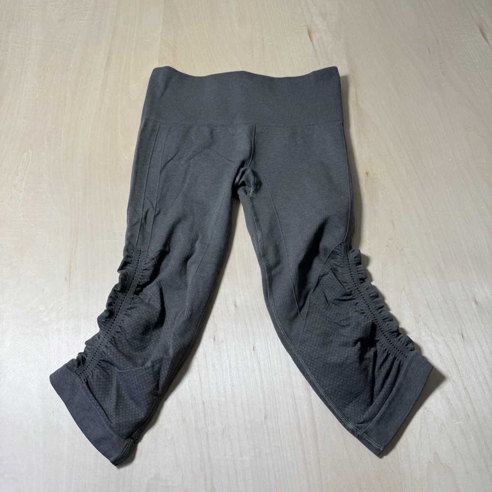 Lululemon In The Flow Crop II Heathered Deep Coal Seamless Geometric Ruched SZ 4